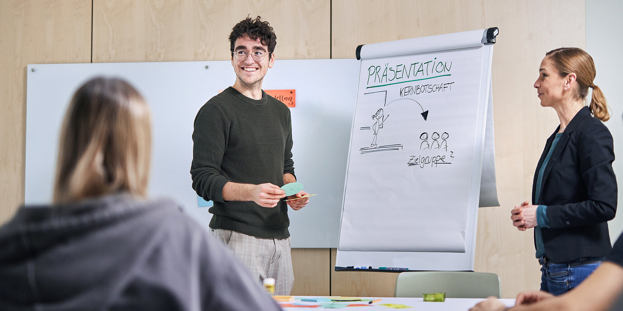 Wissenschaft präsentieren (Presenting science) Wissenschaft präsentieren (Presenting science)